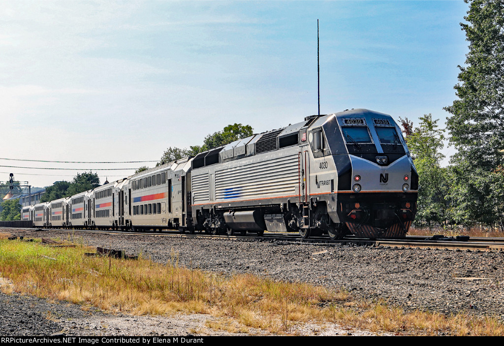 NJT 4030 on train 1264